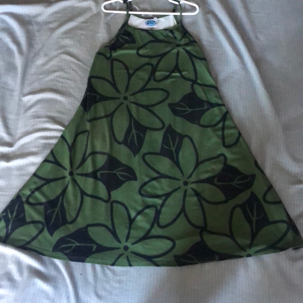 Green Hawaiian print dress!